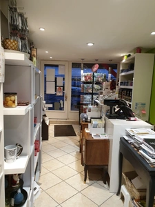 Dpt Haute Savoie (74), LA ROCHE SUR FORON Local Commercial à louer avec Droit au bail