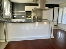 Maison de plain-pied spacieuse et lumineuse 7 pièces 5 chambres!