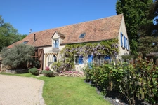 Character house – 9 rooms, 6 bedrooms - BRIIS SOUS FORGES (91)