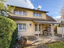 Belle opportunité dans un secteur prisé : maison familiale de 6 pièces à fort potentiel.