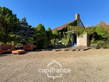 A property full of character in the heart of a verdant setting in Saint-Marcel