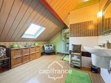 A property full of character in the heart of a verdant setting in Saint-Marcel