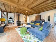 EXCLUSIVITÉ – Magnifique maison bressane de prestige entièrement rénovée – 214 m² – Terrain de 2 600 m²