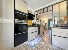 A property full of character in the heart of a verdant setting in Saint-Marcel