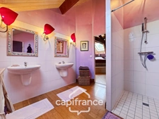 A property full of character in the heart of a verdant setting in Saint-Marcel