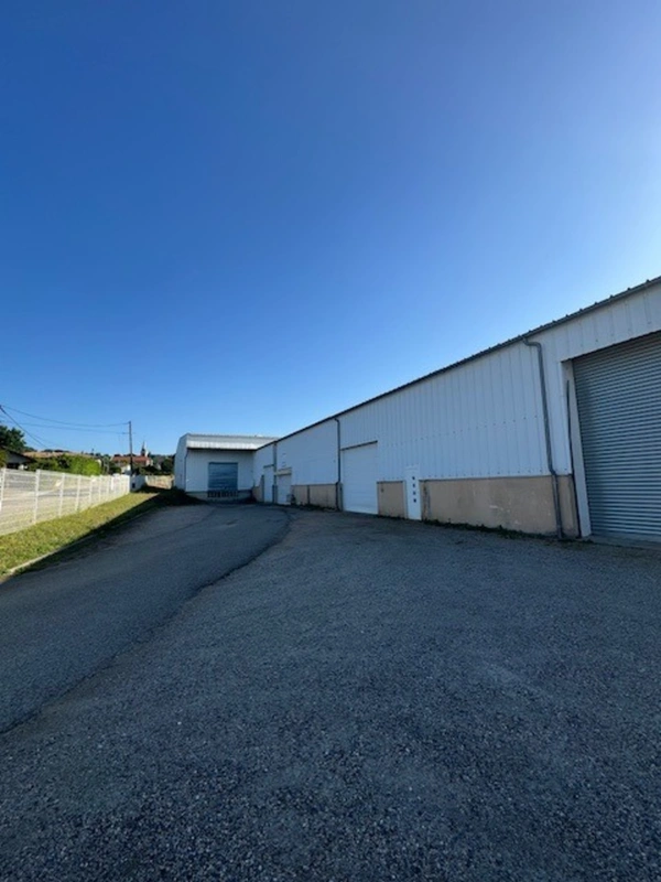 Locaux industriels de 960 m² à louer SONNAY (38) RESTE UN LOT DE 500 M²
