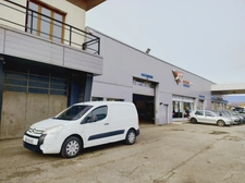 Dpt Savoie (73), à louer CHALLES LES EAUX Local commercial 186 m²