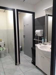 Dpt Savoie (73), à louer CHALLES LES EAUX local 52 m²