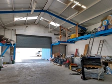 Locaux d'activités et bureaux loués à vendre SAINT JEOIRE PRIEURE (73)