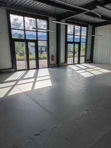 Local commercial à louer proche de CHAMBERY (73)380 m²