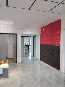 Dpt Savoie (73), à louer CHALLES LES EAUX local 52 m²