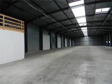 Dpt Savoie (73), à louer LA RAVOIRE Local d'activité 1500 m² avec quai.