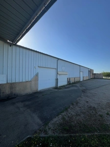 Locaux industriels de 488 m² à louer (38)