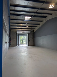 Local commercial à louer proche de CHAMBERY (73)380 m²