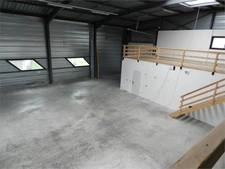 Dpt Savoie (73), à louer LA RAVOIRE Local d'activité 1500 m² avec quai.