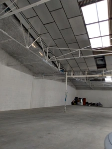 Dpt Isère (38), INVESTISSEUR  Local industriel 610 M² loué