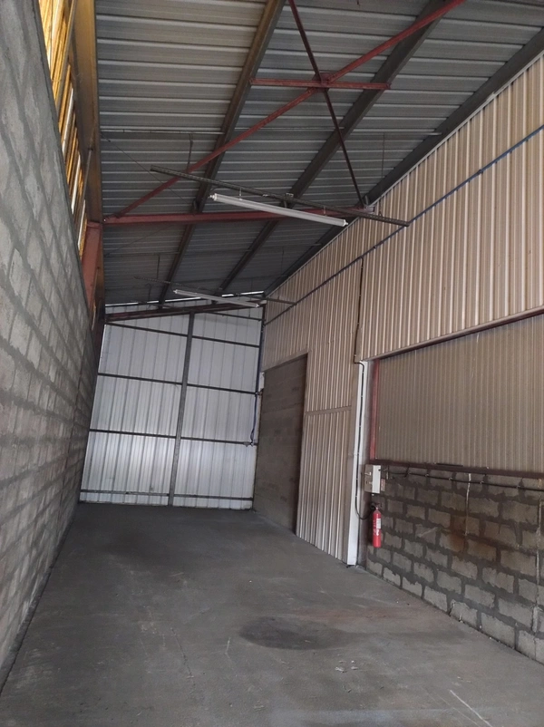 Dpt Isère (38), à louer LE CHEYLAS locaux d'activités de 80 m²