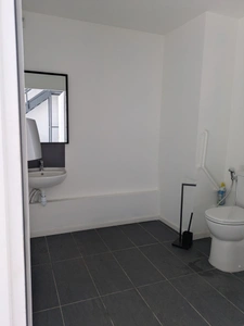 Local commercial à louer proche de CHAMBERY (73)380 m²