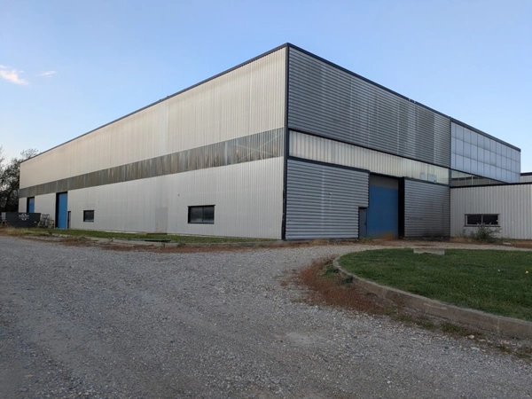 Locaux industriels 2000 m² à louer SAINTE HELENE DU LAC (73)