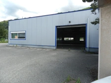 Dpt Isère (38), CROLLES local d'activité 315 m² avec cour fermée. 