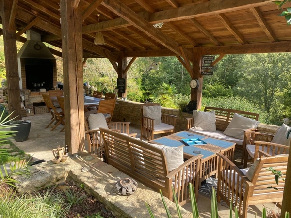 Propriete à vendre 11 pièces LE BUISSON DE CADOUIN (24)