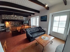 Maison à vendre 4 pièces PLOGONNEC (29180)- Surface habitable 131.82 m2 -parcelle de 13963m2 + bois de 9018m2- Dépendances.