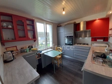 Maison à vendre 4 pièces QUIMPER (29)-83 m2 surface habitable - 3 chambres - avec sous-sol- 1 garage indépendant- jardin- terrasse - Parcelle de 436m2-