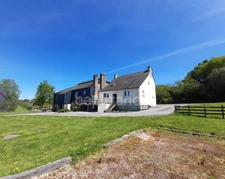 Maison à vendre 4 pièces SAINT THOIS (29520)- 3 chambres- surface habitable 120.27m2- Avec sous-sol- parcelle de 3922m2- dépendance de 225m2