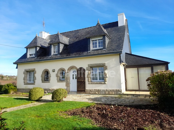 Maison à vendre 6 pièces QUEMENEVEN (29180) 157.79 m2- 4 chambres - 1 sous-sol total- 1 véranda - parcelle de 1080m2