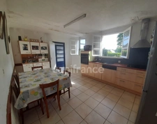 Maison à vendre 4 pièces PLOGONNEC (29180)- Surface habitable 131.82 m2 -parcelle de 13963m2 + bois de 9018m2- Dépendances.