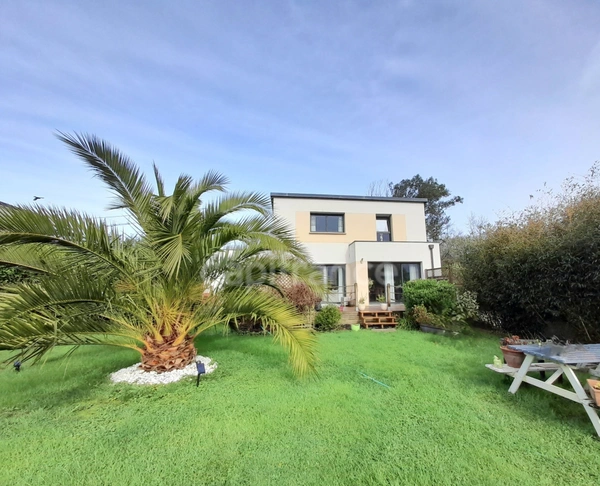 Maison à vendre 5 pièces PLOMODIERN Bourg (29550)- surface habitable 136.66m2- 4 chambres- jardin - parcelle de 834m2