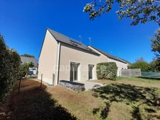 Maison individuelle à vendre 4 pièces PLOGONNEC (29180) - surface habitable 85 m2- 3 chambres - 1 garage - 1 jardin - 1 terrasse. Parcelle de 288 m2 