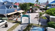 EN EXCLUSIVITÉ APPARTEMENT ÉLÉGANT ET RÉNOVÉ AU COEUR DE LA BAIE ORIENTALE, SAINT-MARTIN (97150)