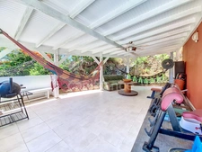 VILLA À VENDRE 3 CHAMBRES + STUDIO AVEC VUE MER ET PISCINE SUR OYSTER POND, SAINT-MARTIN (97150)