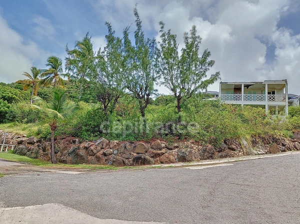 TERRAIN CONSTRUCTIBLE À VENDRE AVEC VUE SUR MARINA OYSTER POND, SAINT-MARTIN (97150)