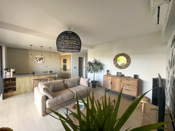 EN EXCLUSIVITÉ À VENDRE APPARTEMENT D'EXCEPTION AVEC JACUZZI PRIVATIF SUR LA BAIE NETTLÉ, SAINT-MARTIN (97150)      