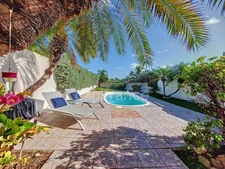 EN EXCLUSIVITÉ À VENDRE MAISON DE VILLE VUE MER  AVEC PISCINE ET JARDIN SUR OYSTER POND, SAINT-MARTIN (97150)