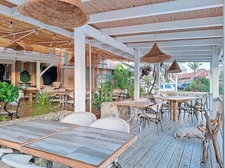 À VENDRE EN EXCLUSIVITÉ RESTAURANT FACE À LA MARINA D'OYSTER POND AVEC LICENCE IV, SAINT-MARTIN (97150)