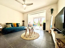 STUDIO FOR SALE ON THE GROUND FLOOR WITH VERANDA AND PARKING SPACE ON A CUL-DE-SAC, SAINT-MARTIN (97150)