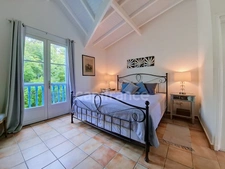 EN EXCLUSIVITÉ APPARTEMENT ÉLÉGANT ET RÉNOVÉ AU COEUR DE LA BAIE ORIENTALE, SAINT-MARTIN (97150)