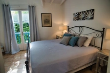 EN EXCLUSIVITÉ APPARTEMENT ÉLÉGANT ET RÉNOVÉ AU COEUR DE LA BAIE ORIENTALE, SAINT-MARTIN (97150)