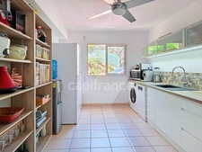 VILLA À VENDRE 3 CHAMBRES + STUDIO AVEC VUE MER ET PISCINE SUR OYSTER POND, SAINT-MARTIN (97150)
