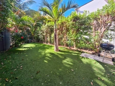 À VENDRE CONFORTABLE MAISON MITOYENNE 2 CHAMBRES SUR LE PARC DE LA BAIE ORIENTALE, SAINT-MARTIN (97150)