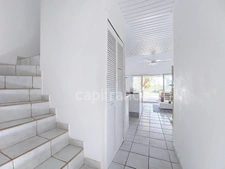 EN EXCLUSIVITÉ À VENDRE MAISON DE VILLE VUE MER  AVEC PISCINE ET JARDIN SUR OYSTER POND, SAINT-MARTIN (97150)