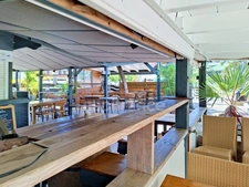 EXCLUSIVELY FOR SALE: SEMI-GASTRONOMIC RESTAURANT BUSINESS WITH FULLY EQUIPPED, SAINT-MARTIN (97150)