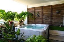 EN EXCLUSIVITÉ À VENDRE APPARTEMENT D'EXCEPTION AVEC JACUZZI PRIVATIF SUR LA BAIE NETTLÉ, SAINT-MARTIN (97150)      