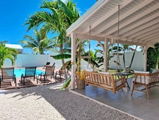 SUPERBE VILLA À VENDRE 3 CHAMBRES SUR OYSTER POND, SAINT-MARTIN (97150)