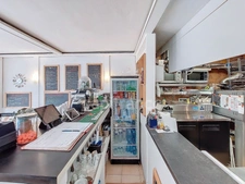 À VENDRE FONDS DE COMMERCE AVEC ÉQUIPEMENT COMPLET DE CUISINE