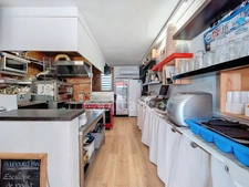 À VENDRE FONDS DE COMMERCE AVEC ÉQUIPEMENT COMPLET DE CUISINE