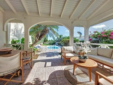 EN EXCLUSIVITÉ À VENDRE MAISON DE VILLE VUE MER  AVEC PISCINE ET JARDIN SUR OYSTER POND, SAINT-MARTIN (97150)